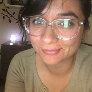 Meet your Posher, Yesi